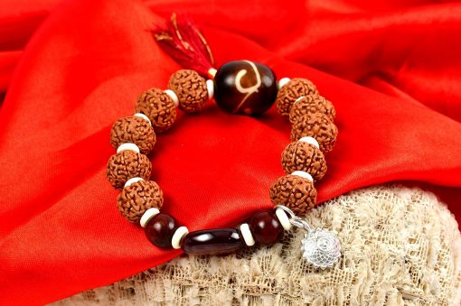 9 Mukhi Rudraksha with Gomed and Red Sandalwood Bracelet for Crown Chakra to Instill optimism and contentment and opens the wearer to higher consciousness