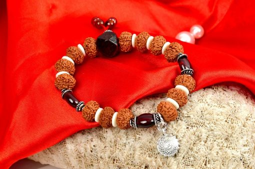 9 Mukhi Rudraksha and Gomed Bracelet for Crown Chakra to Brings positivity, contentment, and gratification of senses to feel the grace of the divine