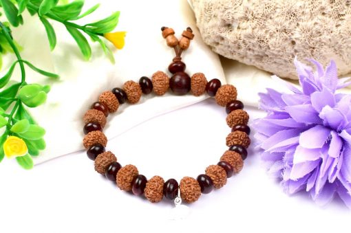 10 Mukhi Rudraksha Krishna Bracelet with Red Sandalwood To promote creativity, peace, perseverance and joy