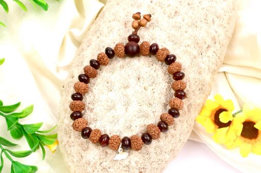 7 Mukhi Rudraksha Mahalaxmi Bracelet - Red Sandalwood To attract prosperity