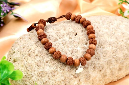 7 Mukhi Rudraksha Mahalaxmi Bracelet - Sandalwood to liberate miseries and bestows abundance