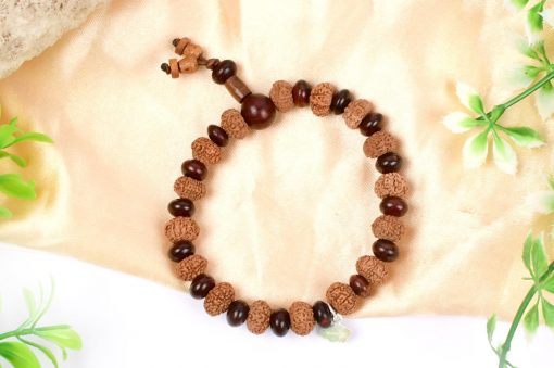 8 Mukhi Rudraksha Ganesha Bracelet with Red Sandalwood to remove obstacles in path, destroys evils and brings success