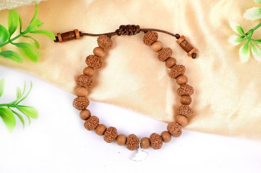 8 Mukhi Rudraksha Ganesha Bracelet with Sandalwood to achieve stability and strength to overcome all hurdles