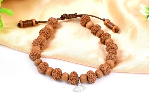 8 Mukhi Rudraksha Ganesha Bracelet with Sandalwood to achieve stability and strength to overcome all hurdles