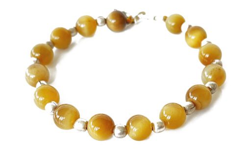 Cats Eye Bracelet to bring good fortune and helps remove fear