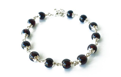 Garnet Bracelet in pure silver flower caps - To inspire love, passion and devotion and dispels sense of insecurity