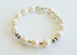 Pearl Bracelet for strengthens mental faculties and calms emotions